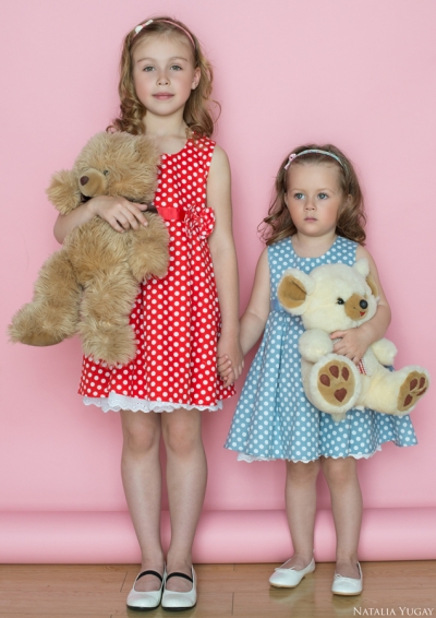 модели- Вика и Лиза